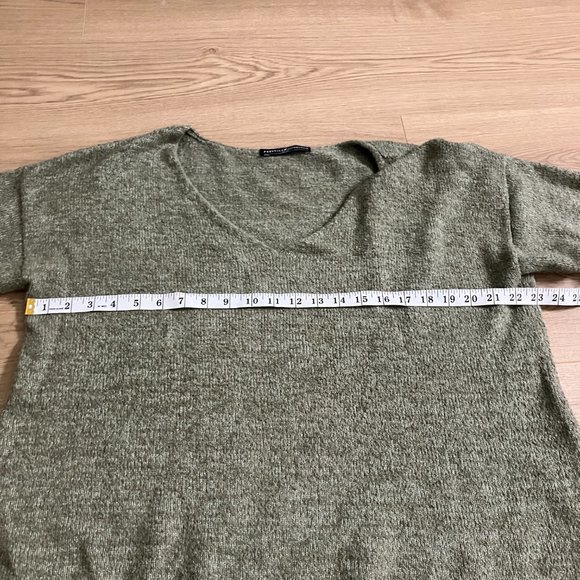 Peruvian connection v-neck sweater size large - Picture 5 of 7